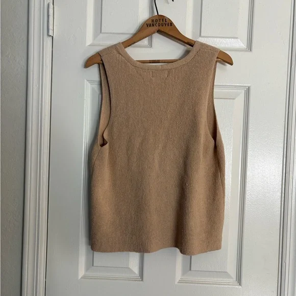 Women’s front button vest - universal thread - Picture 3 of 3